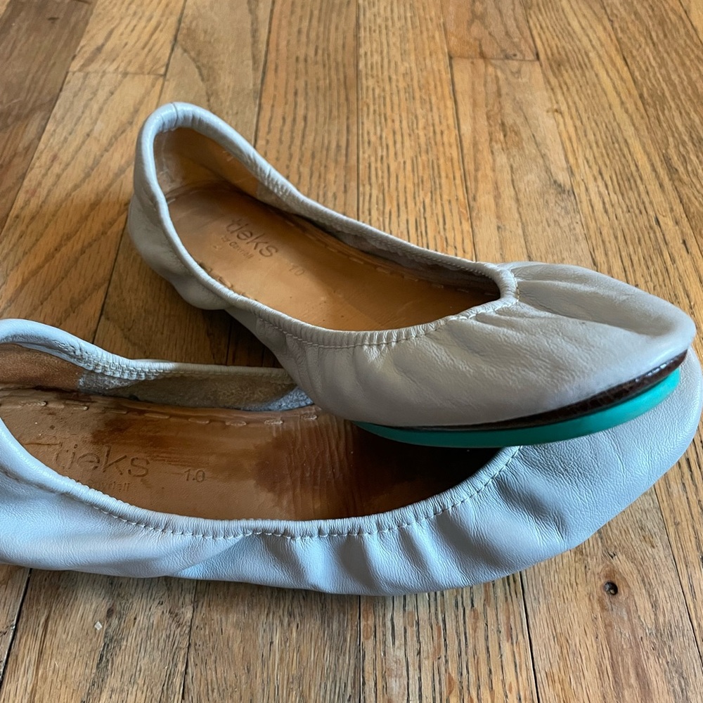 Tieks- Grey Size 10